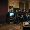 Myslovitz „Miłość w czasach popkultury”: album, który nauczył polski rock mówić ciszej